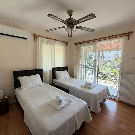 Casa Nadide וילה קוסדסי