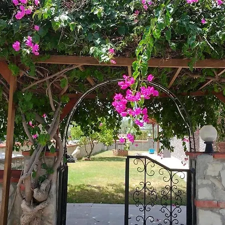Casa Nadide קוסדסי